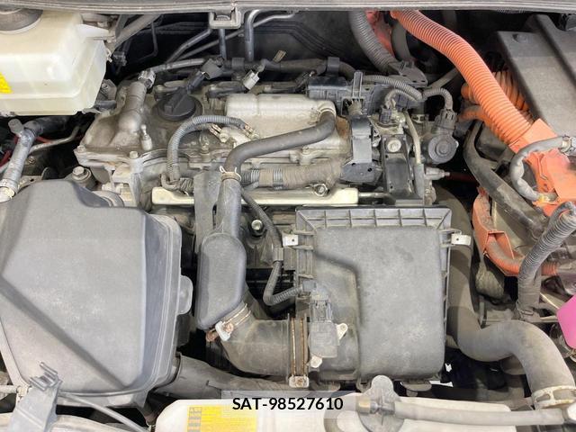Toyota VOXY 2014-07 8005142-17
