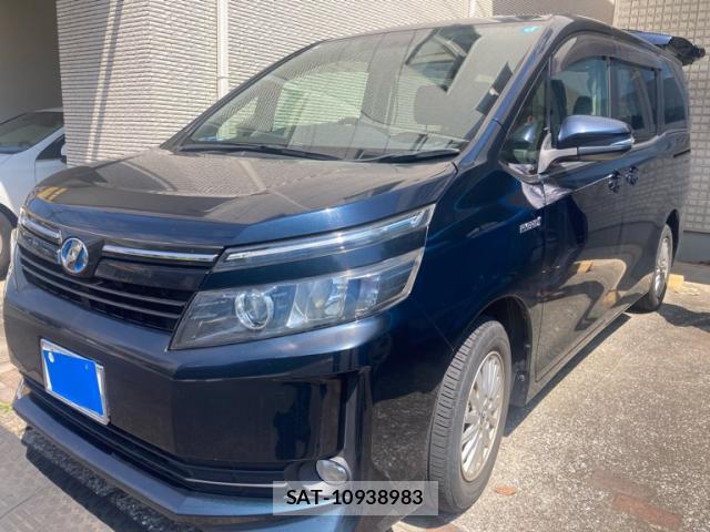 Toyota VOXY 2015-01 8005335-1