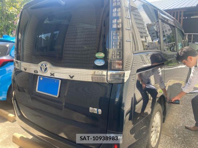 Toyota VOXY 2015-01 8005335-13
