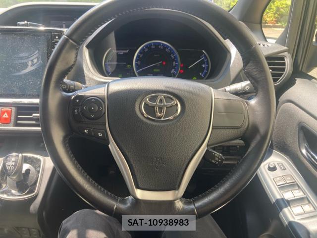 Toyota VOXY 2015-01 8005335-14