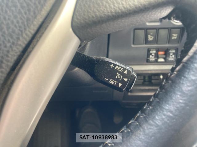 Toyota VOXY 2015-01 8005335-16