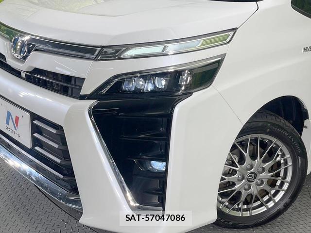 Toyota VOXY 2018-08 8005778-12