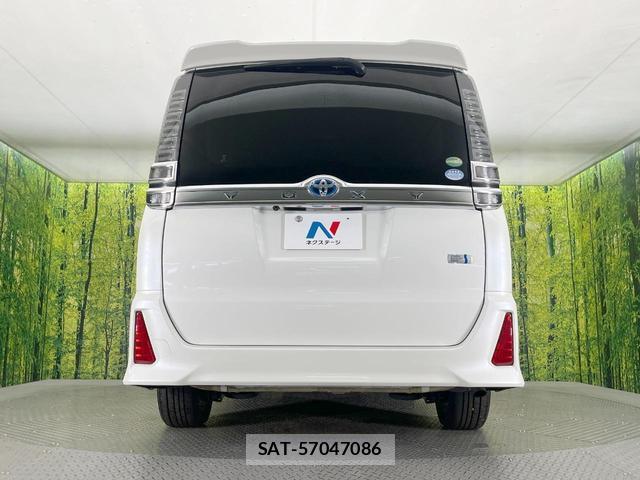 Toyota VOXY 2018-08 8005778-15