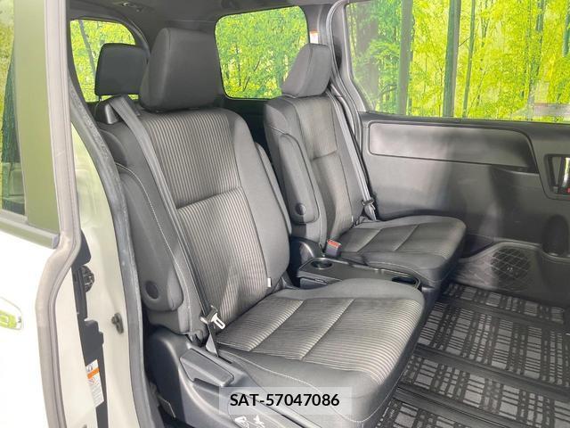 Toyota VOXY 2018-08 8005778-8
