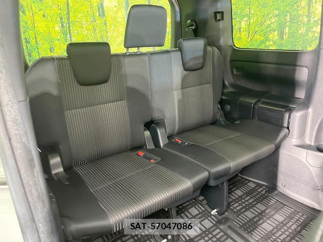 Toyota VOXY 2018-08 8005778-9