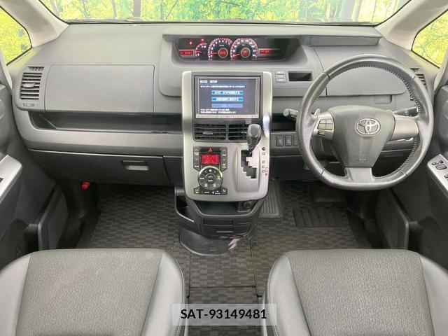 Toyota VOXY 2013-07 8005788-1