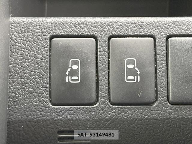 Toyota VOXY 2013-07 8005788-3