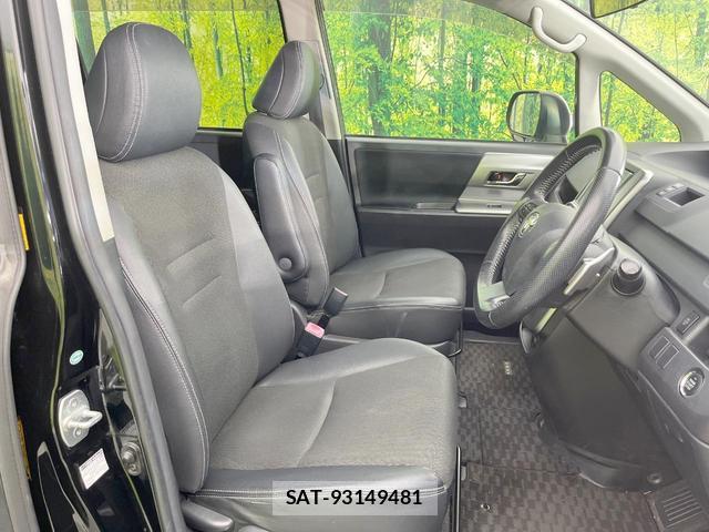 Toyota VOXY 2013-07 8005788-7
