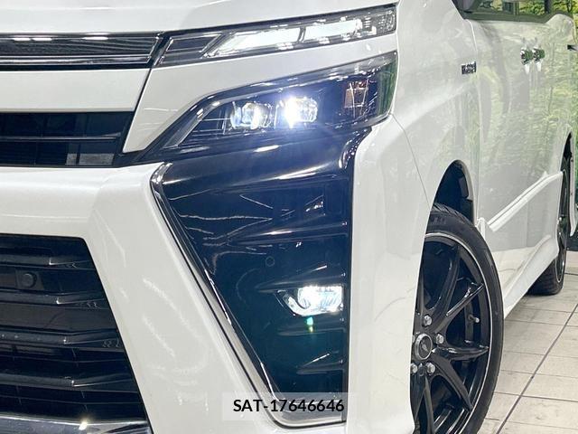 Toyota VOXY 2019-03 8005987-12