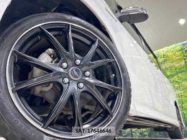 Toyota VOXY 2019-03 8005987-13