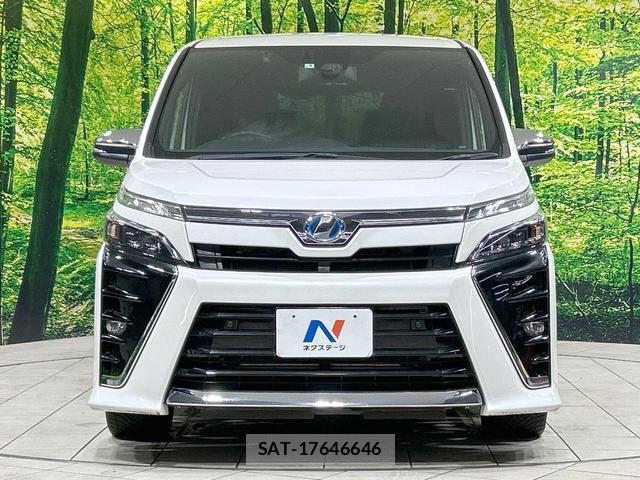 Toyota VOXY 2019-03 8005987-14