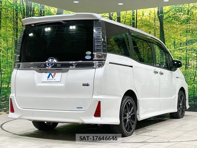 Toyota VOXY 2019-03 8005987-16
