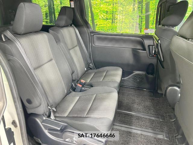 Toyota VOXY 2019-03 8005987-8