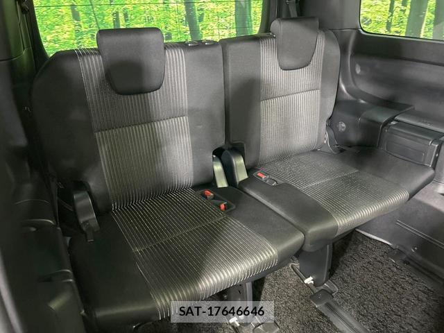 Toyota VOXY 2019-03 8005987-9
