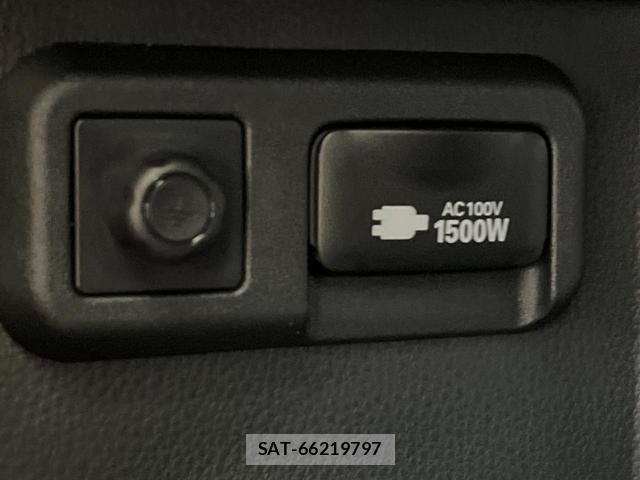 Toyota VOXY 2025-05 8006144-5