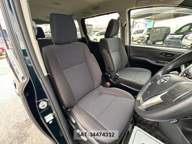 Toyota VOXY 2017-11 8006616-11