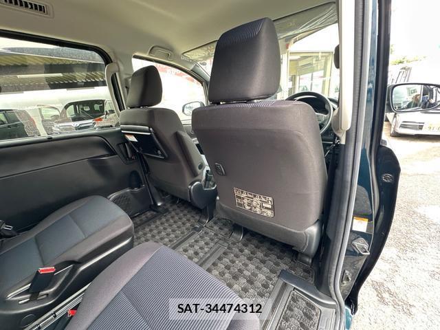 Toyota VOXY 2017-11 8006616-15