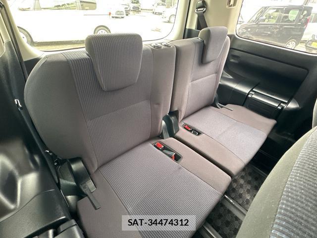 Toyota VOXY 2017-11 8006616-16