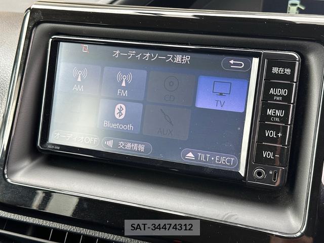 Toyota VOXY 2017-11 8006616-3