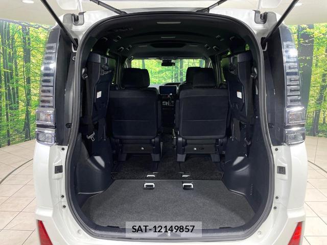 Toyota VOXY 2018-12 8006732-10