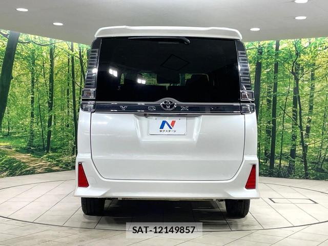 Toyota VOXY 2018-12 8006732-15
