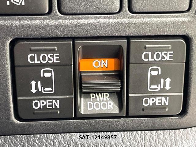 Toyota VOXY 2018-12 8006732-3
