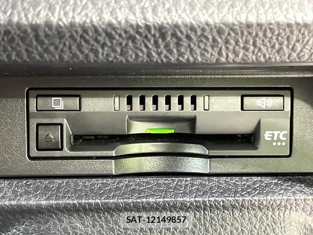 Toyota VOXY 2018-12 8006732-6