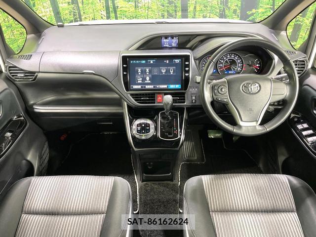 Toyota VOXY 2018-05 8006734-1