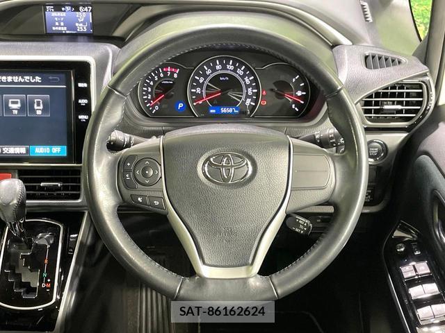 Toyota VOXY 2018-05 8006734-11