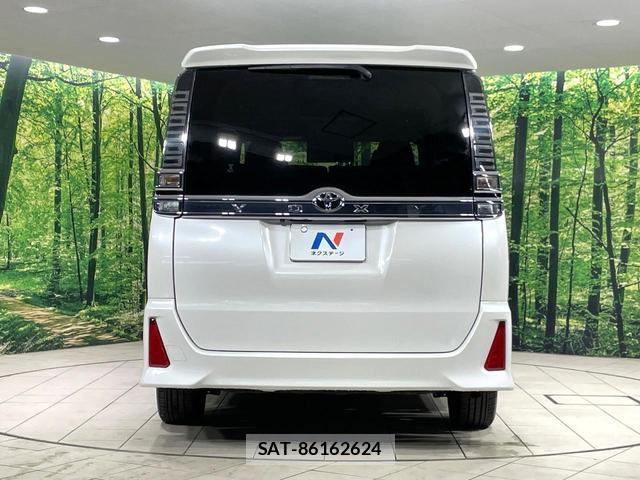 Toyota VOXY 2018-05 8006734-15