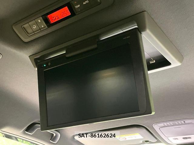 Toyota VOXY 2018-05 8006734-2