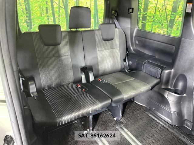 Toyota VOXY 2018-05 8006734-9