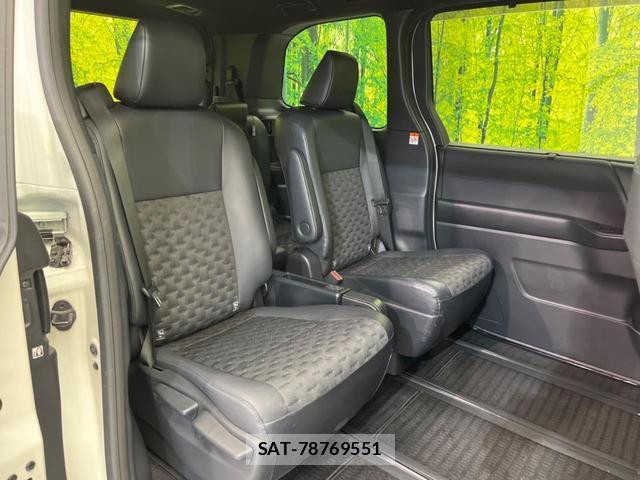 Toyota VOXY 2023-07 8007206-8