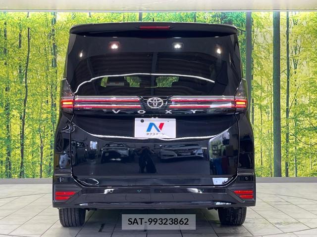 Toyota VOXY 2023-07 8007208-15