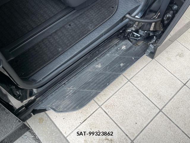 Toyota VOXY 2023-07 8007208-2
