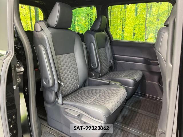 Toyota VOXY 2023-07 8007208-8
