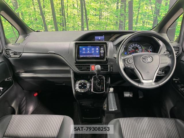 Toyota VOXY 2017-11 8007670-1