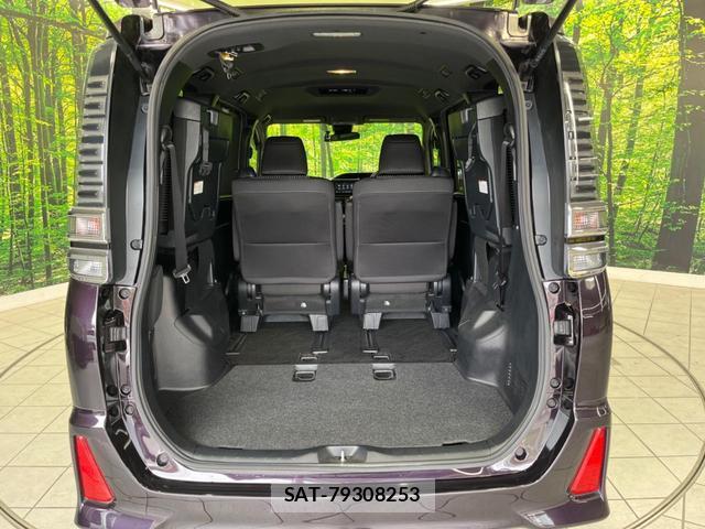 Toyota VOXY 2017-11 8007670-10
