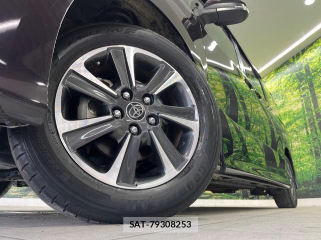 Toyota VOXY 2017-11 8007670-13