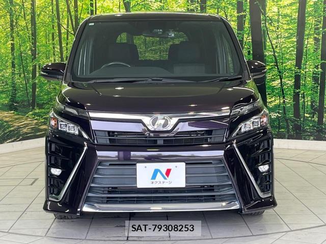 Toyota VOXY 2017-11 8007670-14
