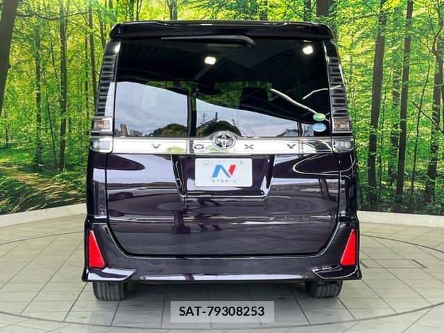 Toyota VOXY 2017-11 8007670-15