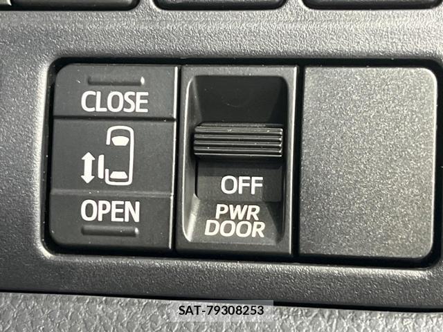 Toyota VOXY 2017-11 8007670-2