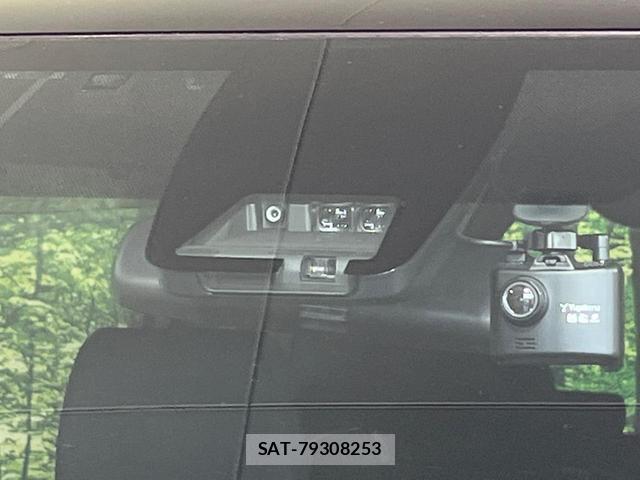 Toyota VOXY 2017-11 8007670-5