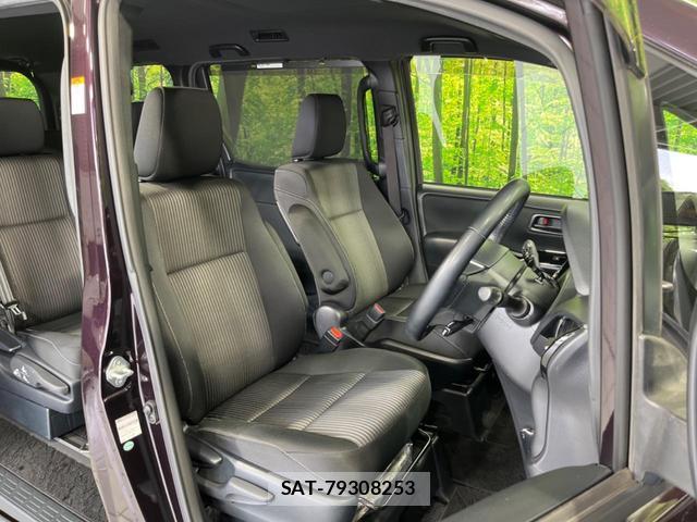 Toyota VOXY 2017-11 8007670-7