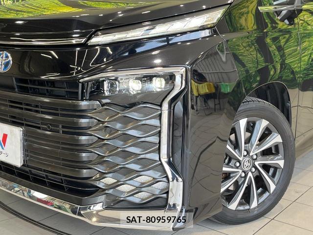 Toyota VOXY 2022-03 8007871-12