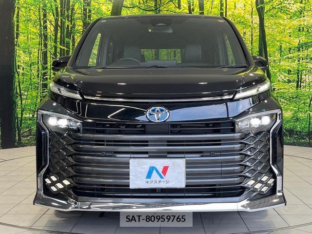 Toyota VOXY 2022-03 8007871-14