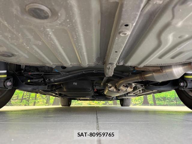 Toyota VOXY 2022-03 8007871-18
