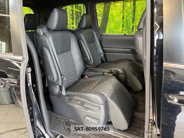 Toyota VOXY 2022-03 8007871-8