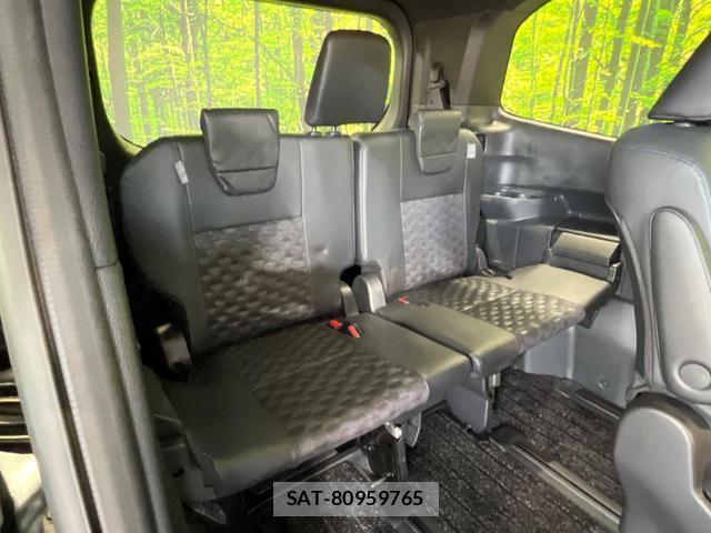 Toyota VOXY 2022-03 8007871-9