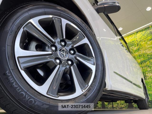Toyota VOXY 2018-06 8007873-12